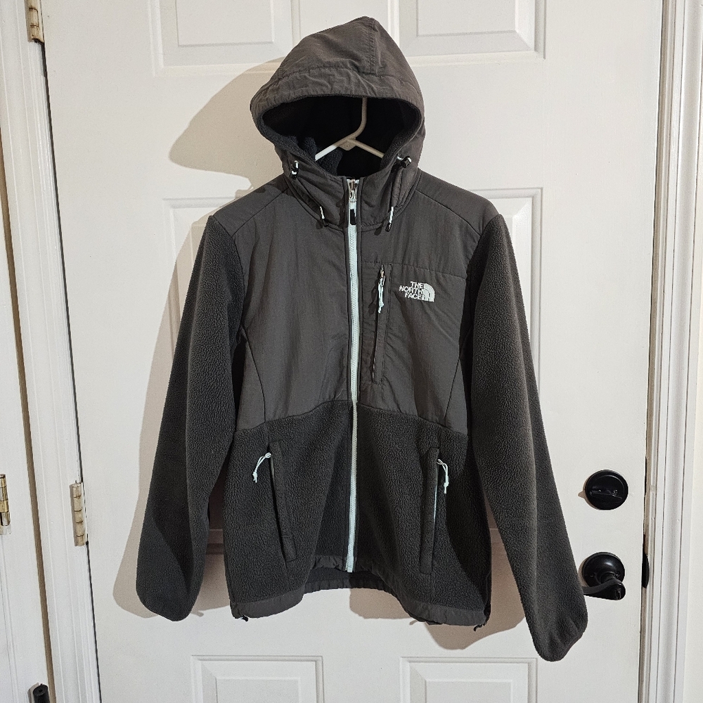 The North Face Womens Dark Gray  Denali Jacket With Hood - Picture 11 of 16